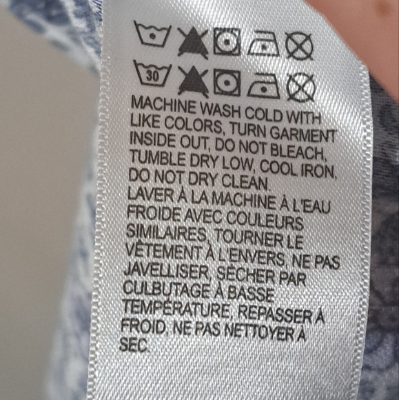 Lucky Brand Printed Flutter Sleeve Top - Picture 10 of 10